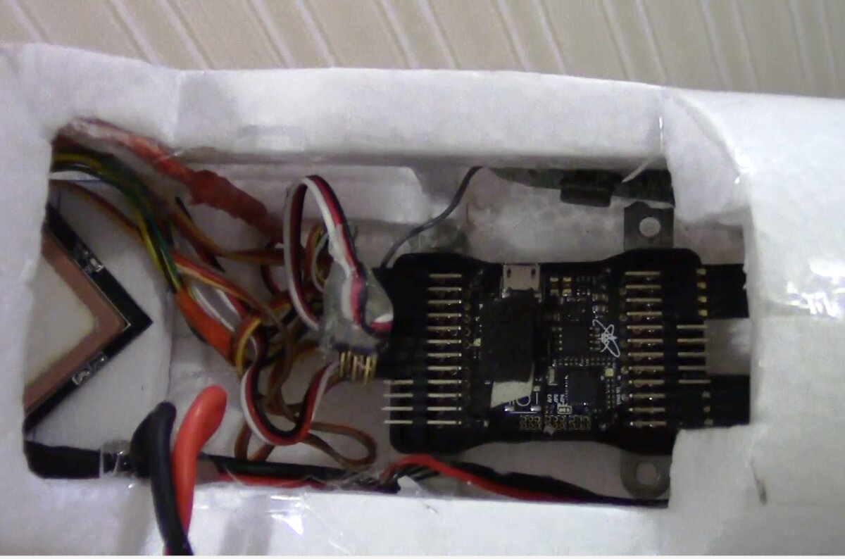 Встроенный полетный контроллер APM mini