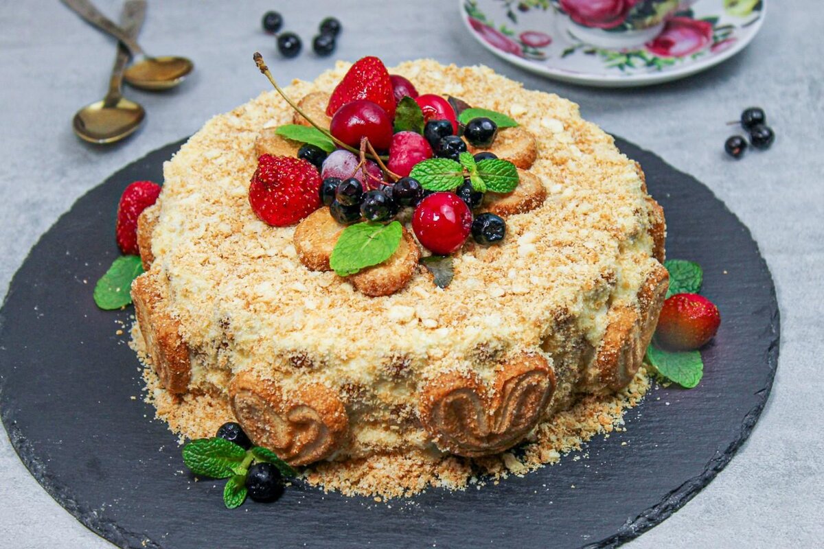 Торт «Наполеон». Ленивый вариант- со слоеными ушками печеньем🎂🎂🎂 | Все  обо всем | Дзен