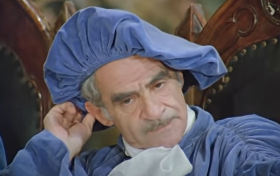 Судья (Зиновий Гердт), кадр из фильма "Адам женится на Еве" (1980)