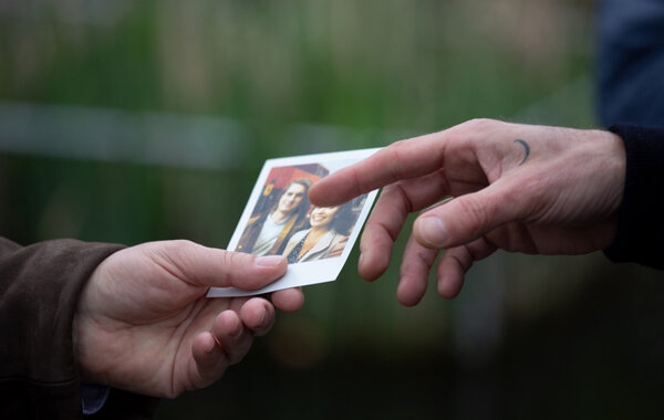 Кадр из фильма "Убийство по открыткам"