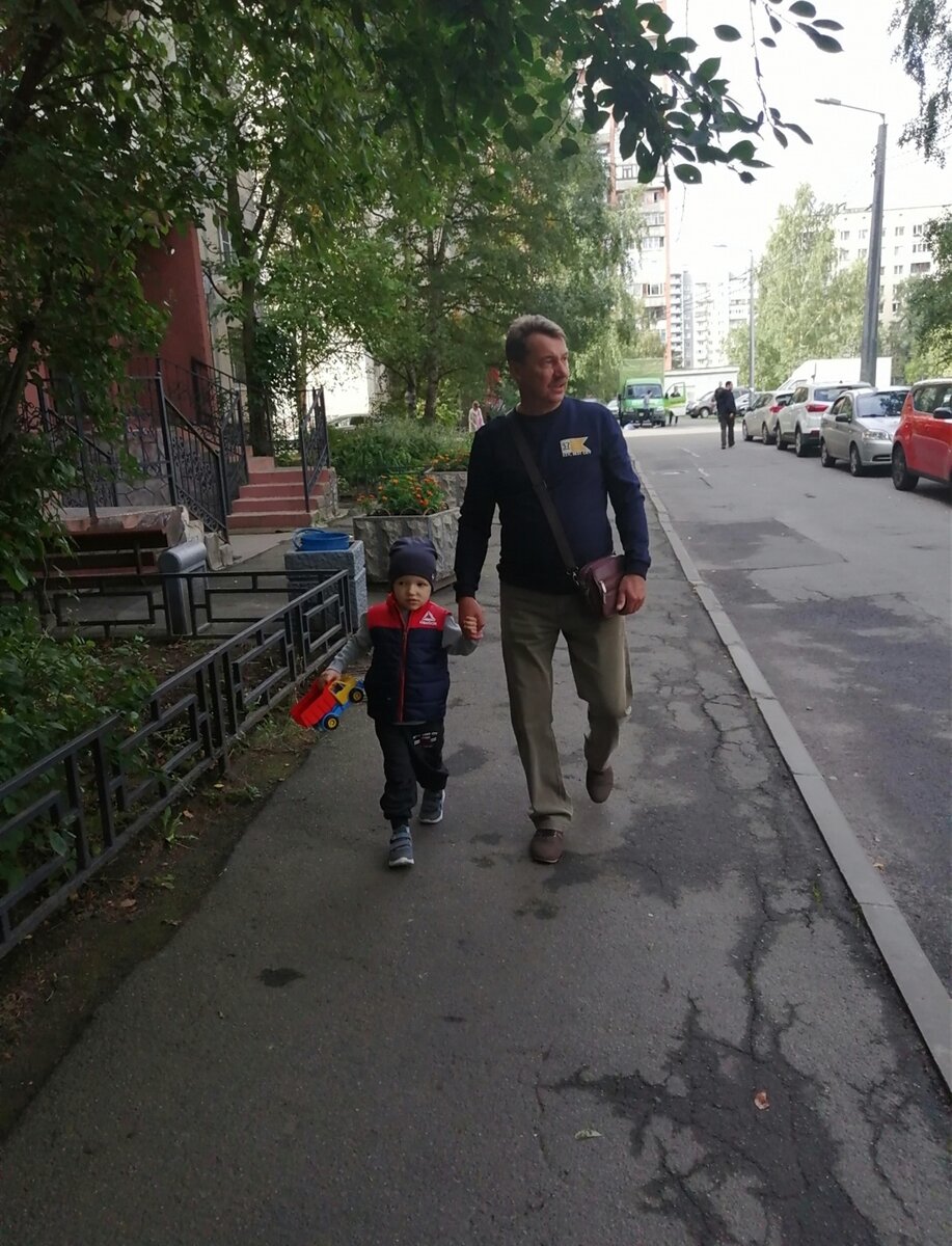 А это Алешин дедушка (мой папа)