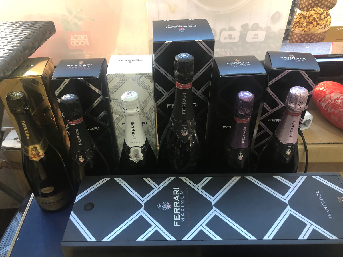 Шампанское Ferrari, по мнению итальянцев, обладает всеми качествами, присущими хорошему игристому вину (Фото автора)