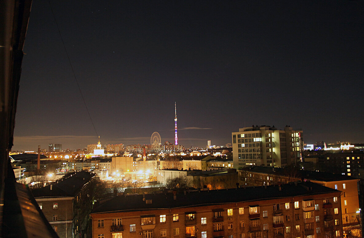 Останкинская башня на фокусном расстоянии 24 мм.