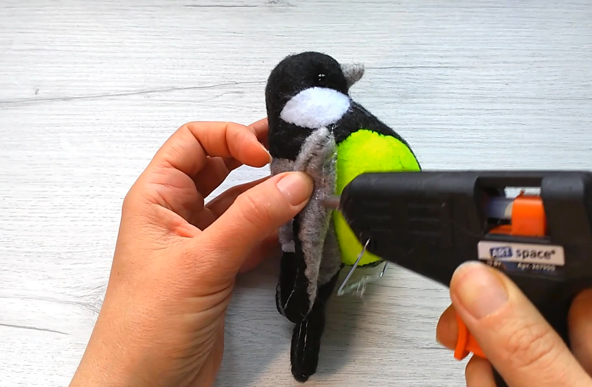 Елочная игрушка из фетра Птичка-Синичка в новогоднем колпачке 11 см, подвеска, отзывы