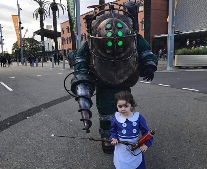 Без косплея на героев игры "BioShock" не должен обходится ни один приличный фест.
