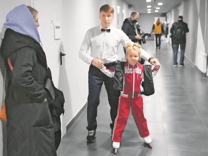 Алексей Ягудин с дочерью Мишель. Фото: Максим Ли/Первый канал