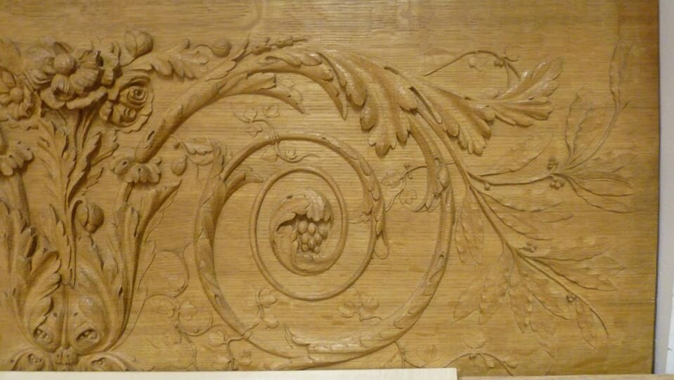 Классическая резьба по дереву.