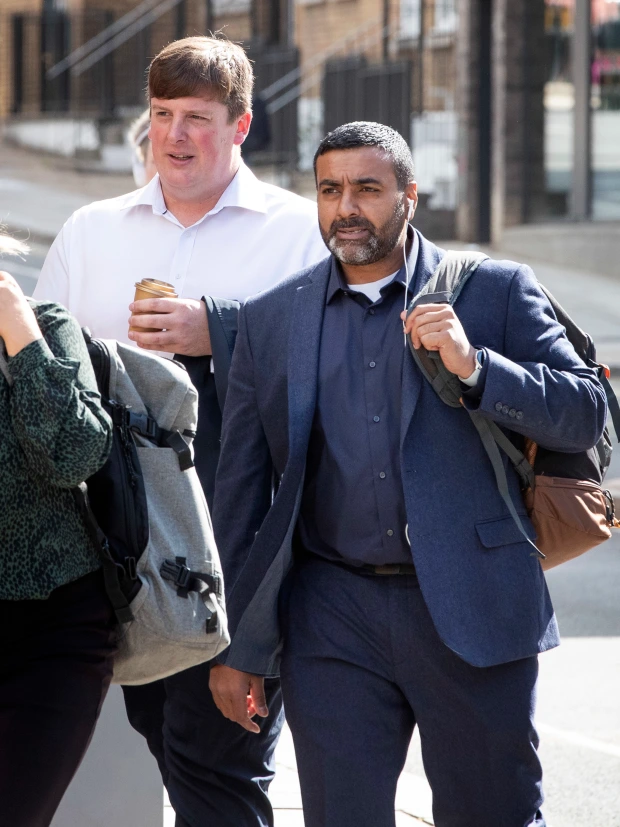 Констебли Пол Хеффорд и Сухдев Джир. Фото из сети Интернет