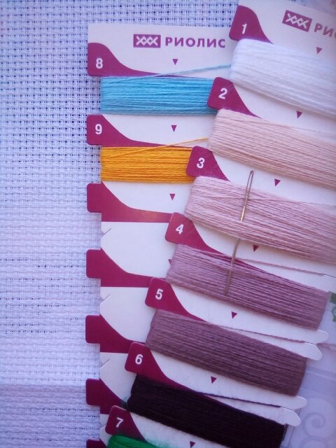 Это игла, наверное, 20 номера... Она вообще не влезала под нижние стежки