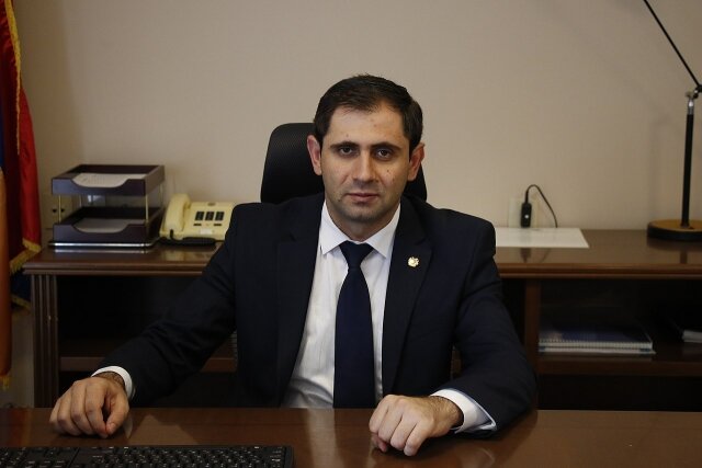    Сурен Папикян (cc) Erik Babajanian