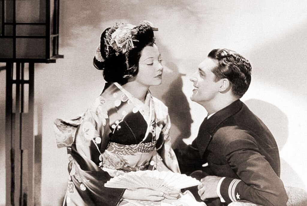 Кадр из фильма «Чио-Чио-сан» (1939).  Баттерфляй – Мария Чеботарь, Пинкертон – Фоско Джакетти. 