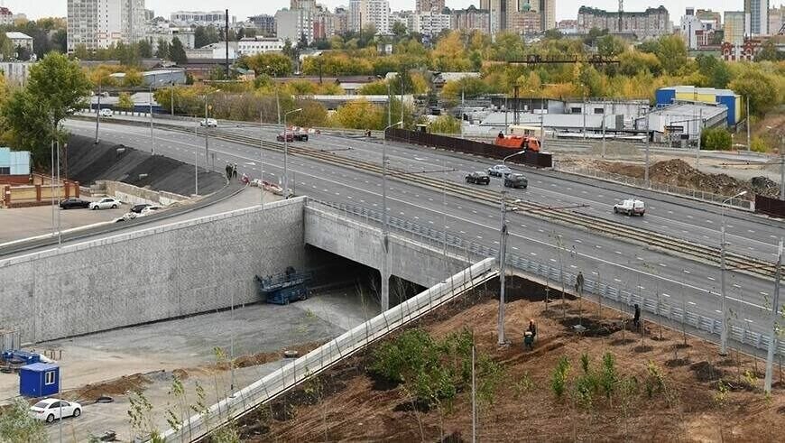     В Казани возобновили движение для автомобилистов по улице Гвардейская в прямом направлении. Об этом сообщила пресс-служба городской администрации.