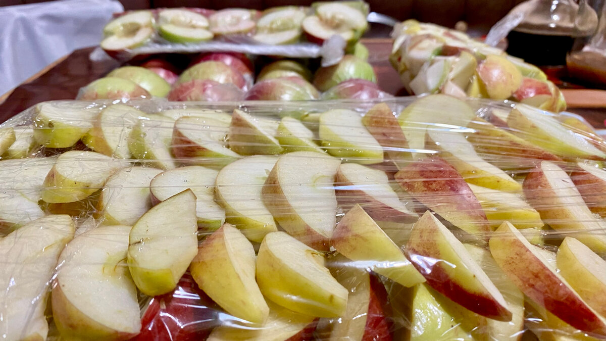 Можно ли заморозить яблоки в морозилке и как это сделать