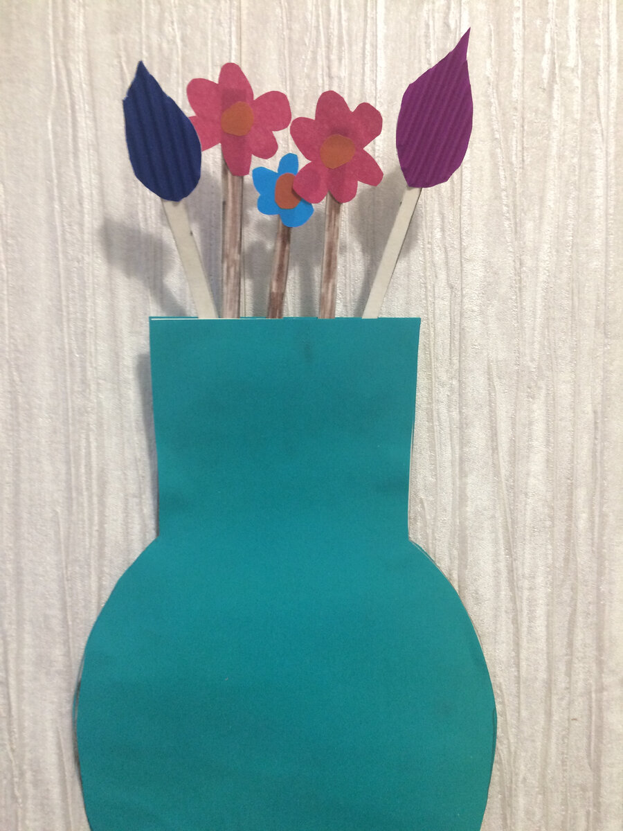 Аппликация ко Дню матери 2 класс. Подарок на день матери идеи. Аппликация из цветной бумаги для детей 3-4 к новому году. Для малышей как вырезать вазу.