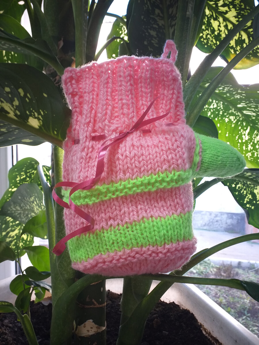 Участница конкурса - "волшебная прихватка".😄А может все-таки деду Морозу понравится🤩