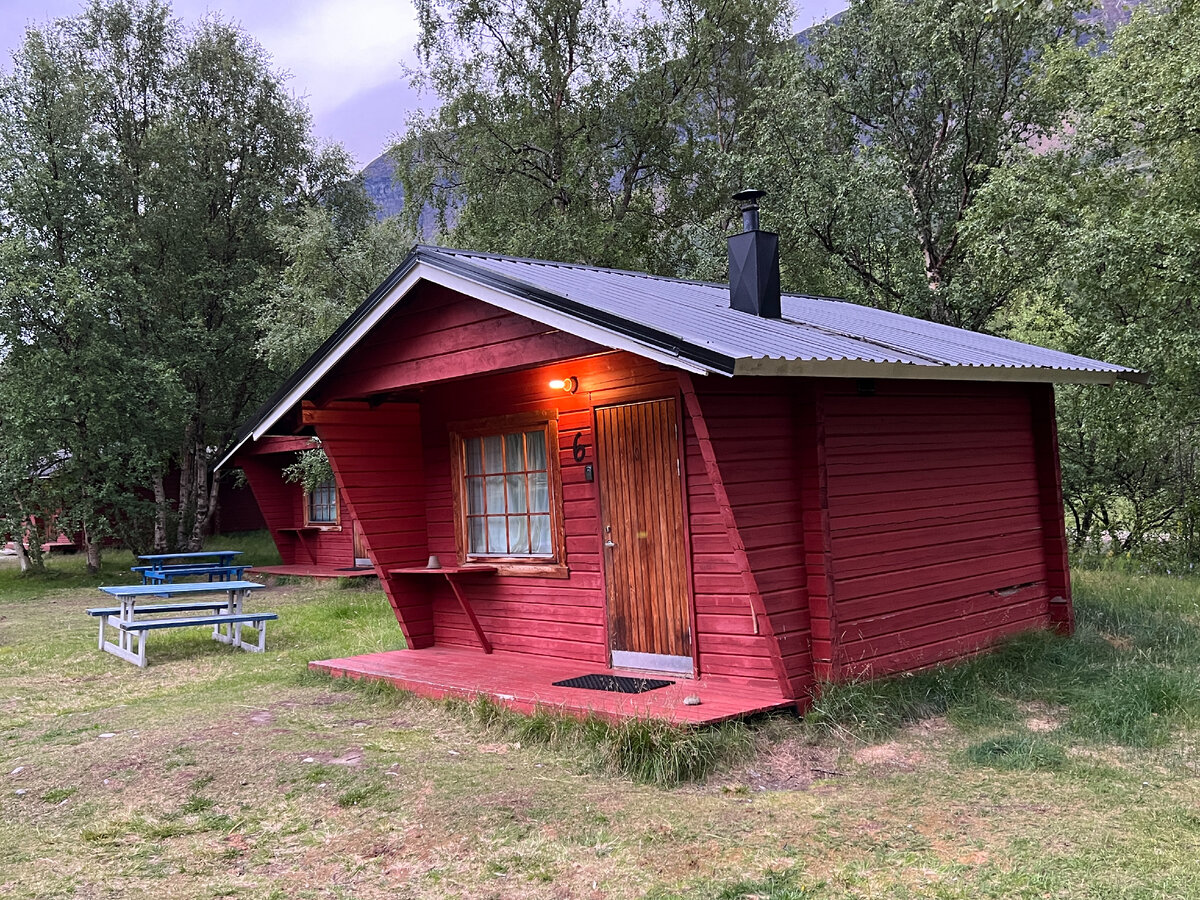 Кемпинг Brennfjell Camping. Домик без удобств на четверых. Фото автора