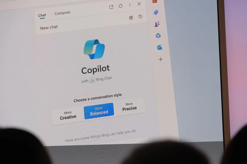 Новый Windows Copilot. Фото Криса Уэлча / The Verge