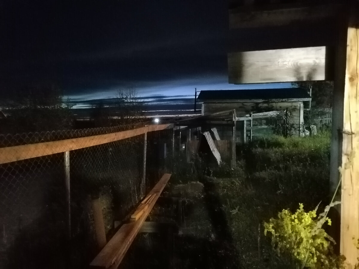 Вечер во дворе. 