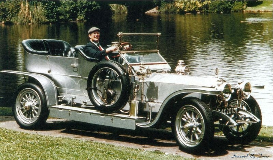 Rolls история. Rolls Royce Silver Ghost 1907. Роллс Ройс первый автомобиль. Rolls-Royce Limited 1906 года. Rolls-Royce Silver Ghost (1906-1925).