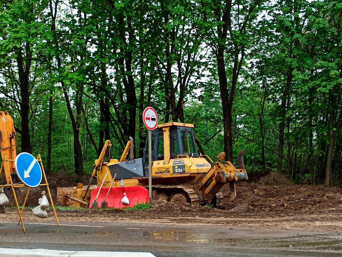 Komatsu D65E