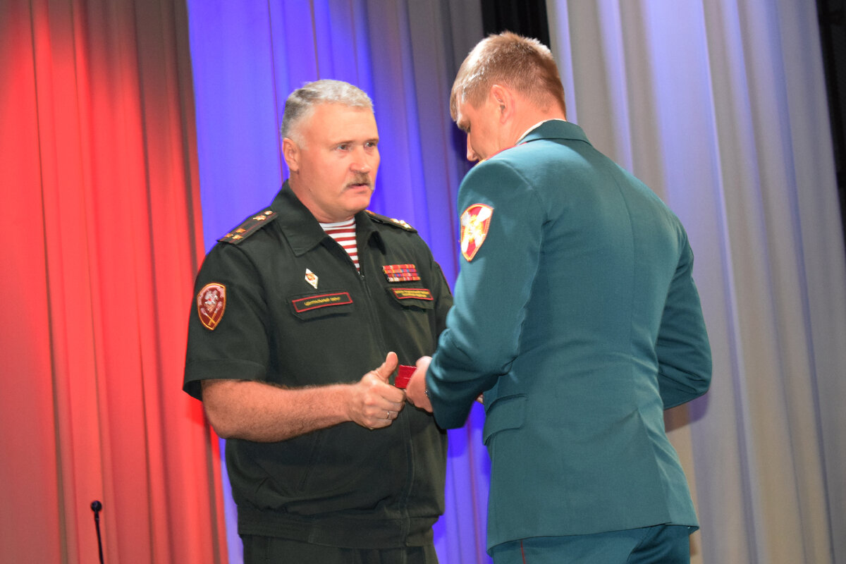 Дмитрий Лобанов поздравил войсковую часть с юбилеем