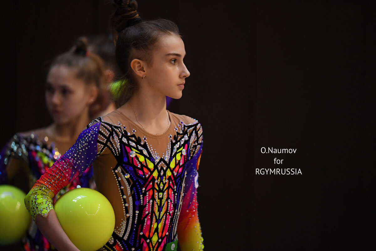 Юниорская команда в групповых упражнениях, фото Олег Наумов