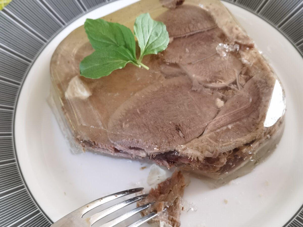Заливное с языком