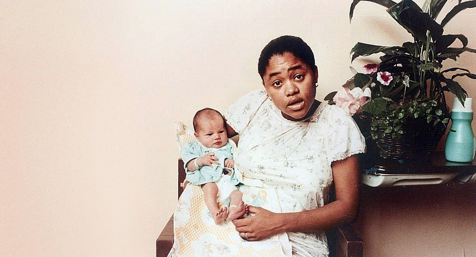 Меган с мамой