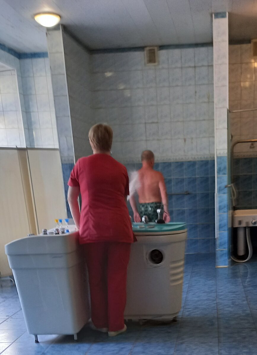 Распространённая в большинстве санаториев процедура - Душ Шарко