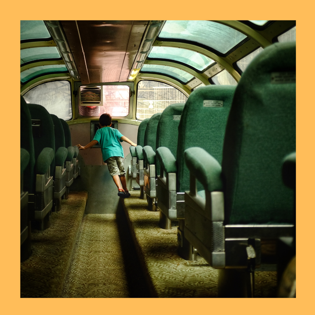 Вот такие непоседы попадаются в автобусах