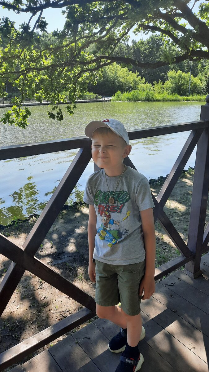 Попросила Ярослава улыбнуться.