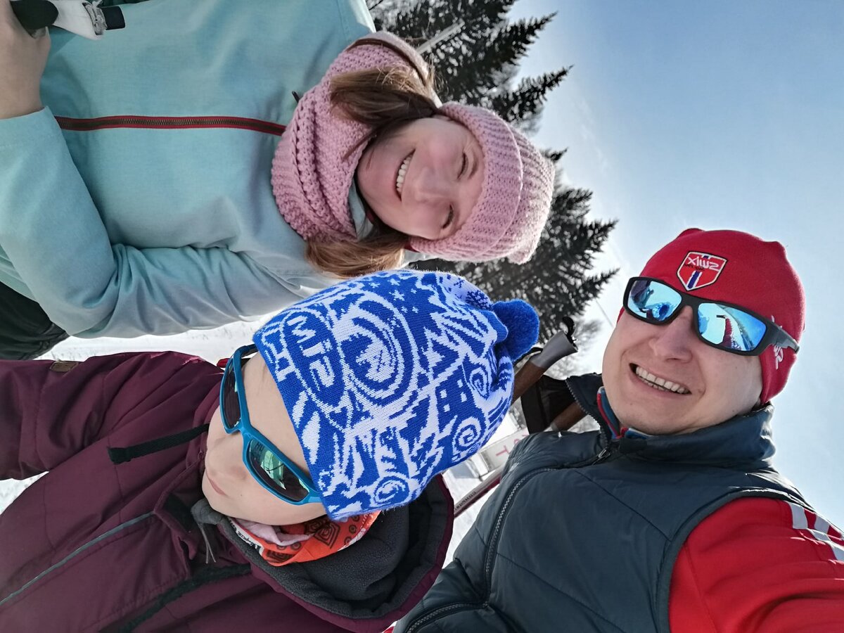 Семейная весенняя вылазка на лыжах (29.03.2022)