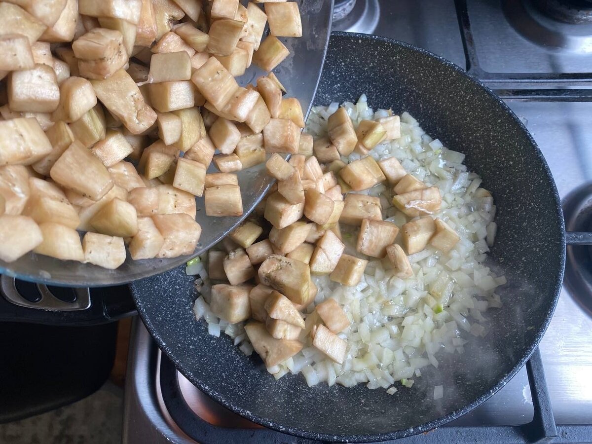 Вкусный Рецепт: Баклажаны жареные с помидорами