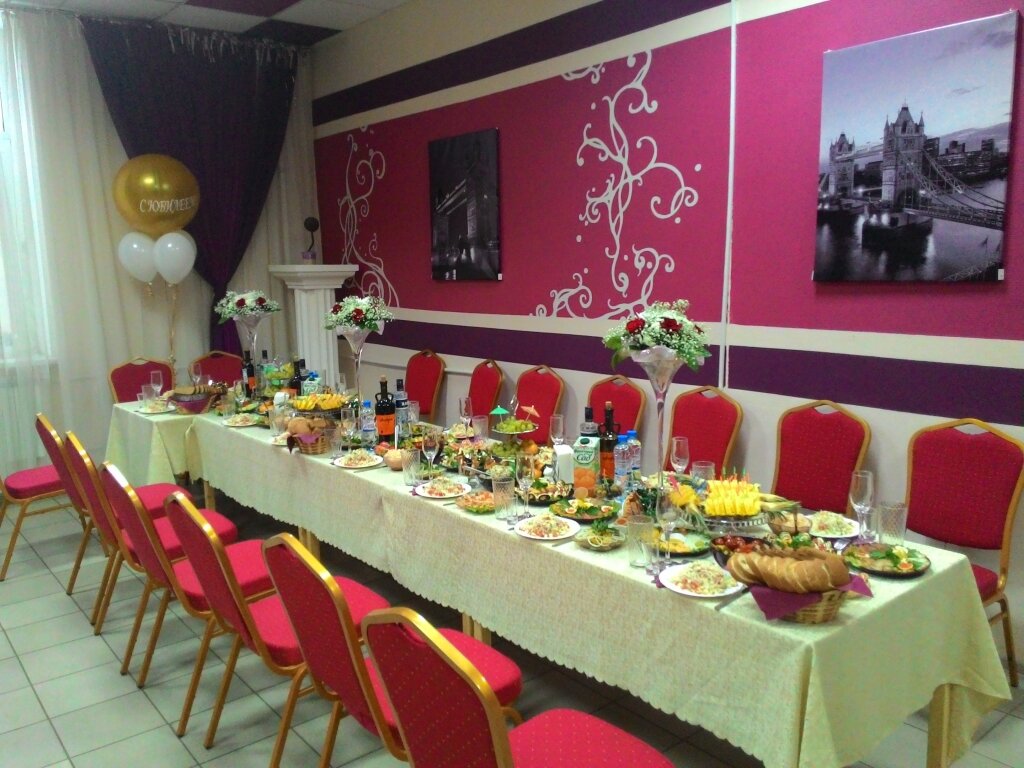 Фото с интернета. Столов было в 2 раза больше, но смысл, вид похожий. 