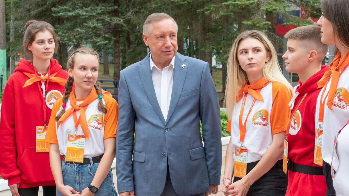    Губернатор Санкт-Петербурга Александр Беглов в субботу посетил детский оздоровительный комплекс "Дружных" в поселке Молодежное© Фото : Администрация Санкт‑Петербурга