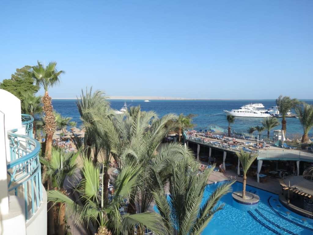 Территория отеля Bella Vista Hotel & Resort