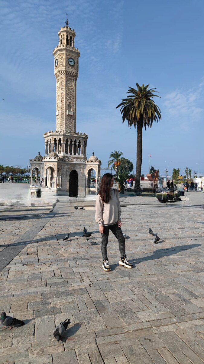 Saat Kulesi - часовая башня Измира в районе Конак 