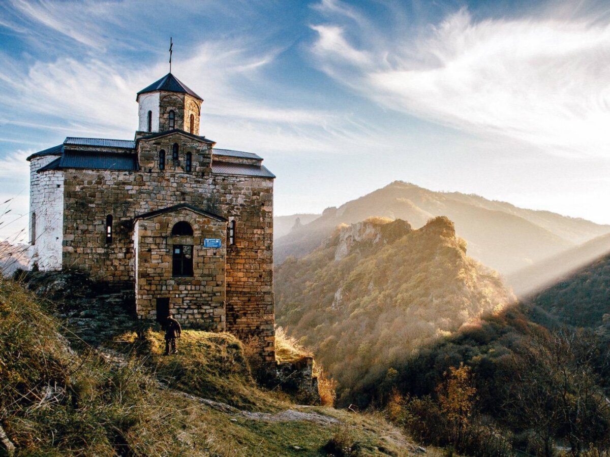 Фото с сайта: https://static.guidego.ru/60cb2290da78fb611e3c655f.1600x1200.jpeg