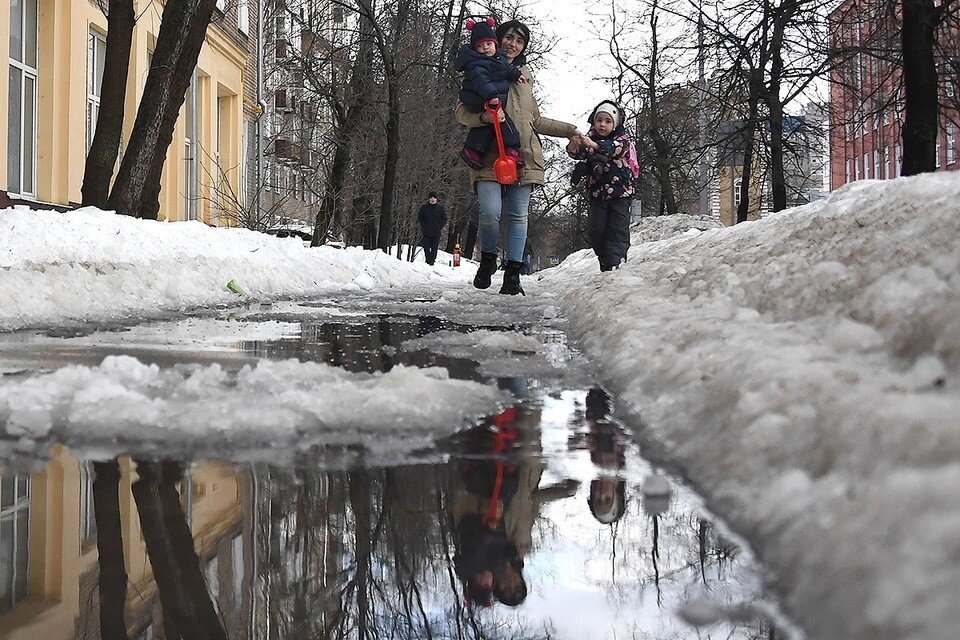     В воскресенье в столице потеплеет до +1 градуса, а во вторник - до +5 градусов Иван МАКЕЕВ