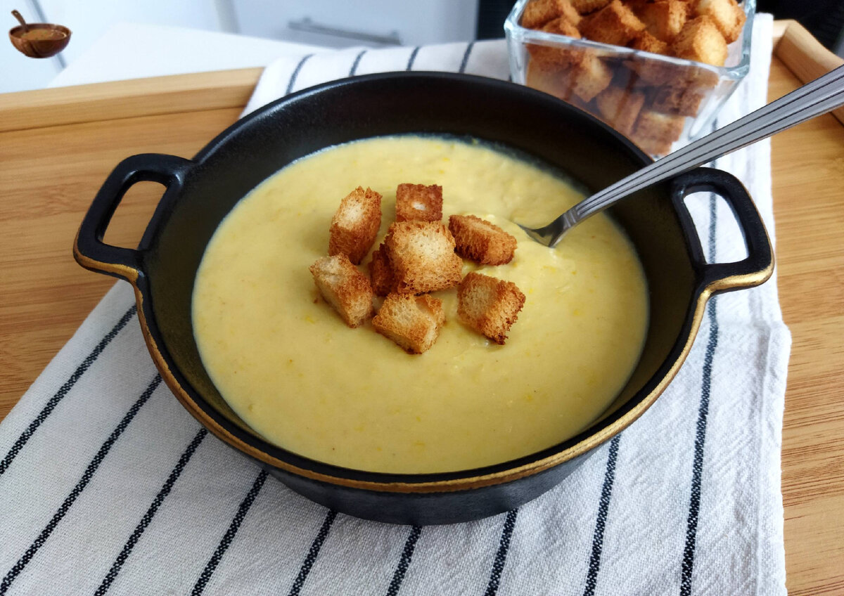 Сытный кукурузный суп-пюре с чесноком