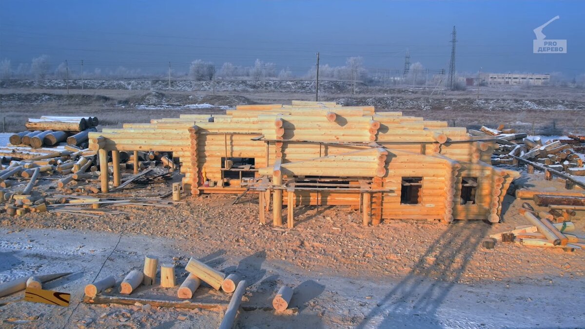 Качественно и надежно изготовить сруб можно только на спецплощадке