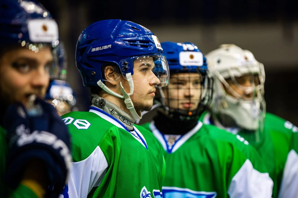    Уфимский «Толпар» уступил «Реактору» на его льду