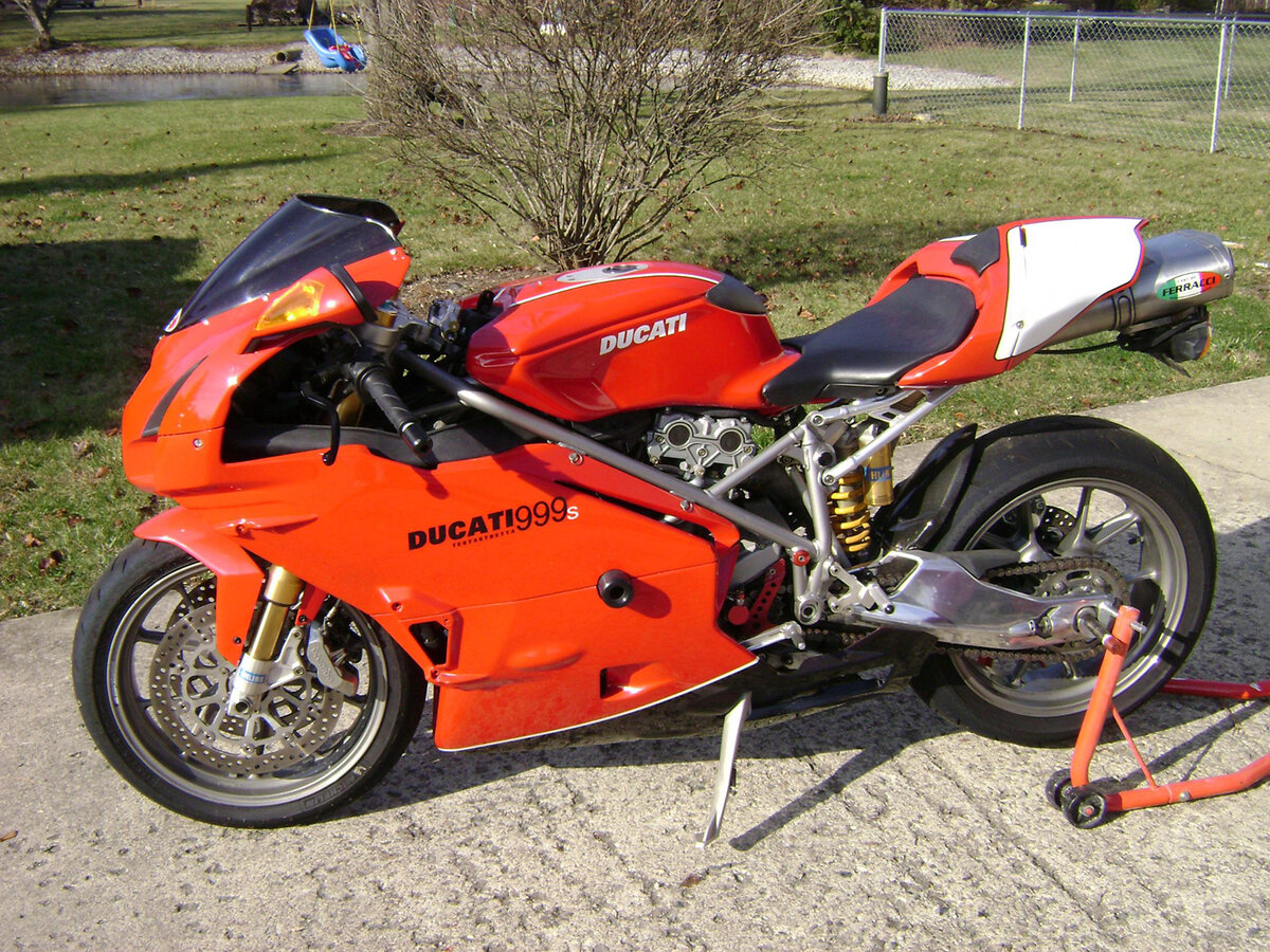 Ducati 999