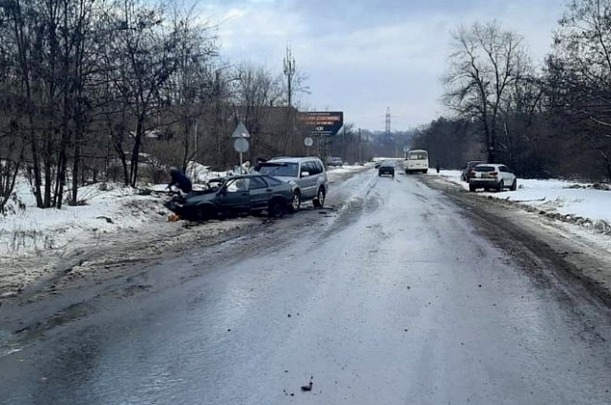    В Ростовской области в ДТП с автобусом пострадали три человека