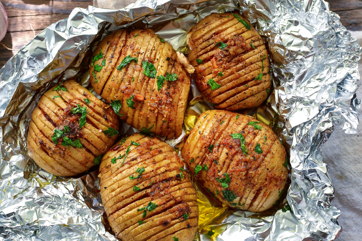 Картофель, запеченный с салом
