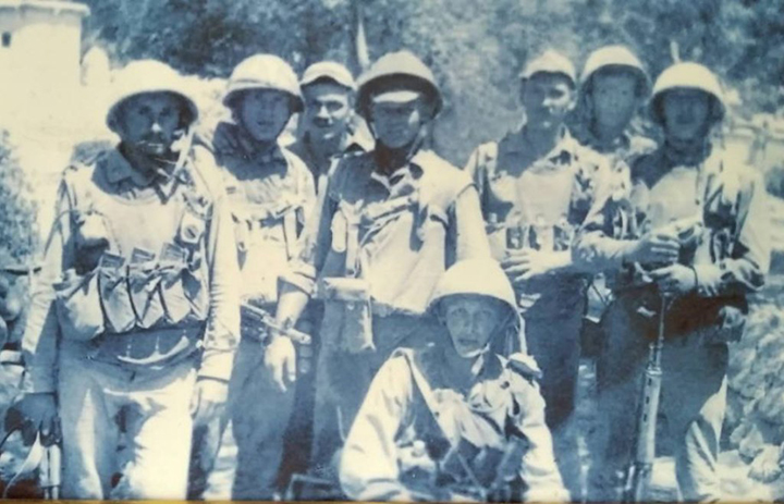 ФОТО: В АФГАНИСТАНЕ С БОЕВЫМИ ТОВАРИЩАМИ/ПРЕДОСТАВЛЕНО ЦАРЬГРАДУ