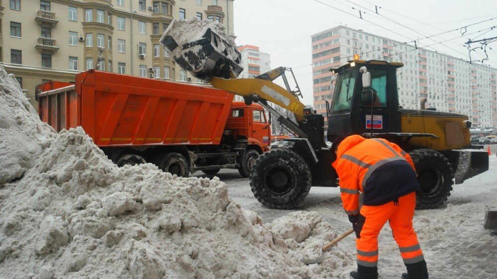 Куда вывозят снег из Москвы?