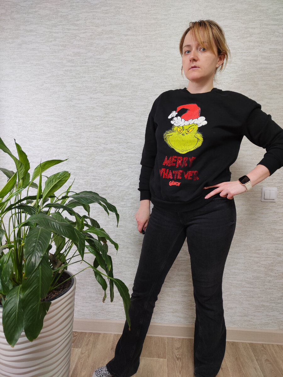 Кофточка фирма H&M в колобарации с Дисней ,обошлась мне в 300руб, джинсы, кстати BEEfree, стоили 900руб.