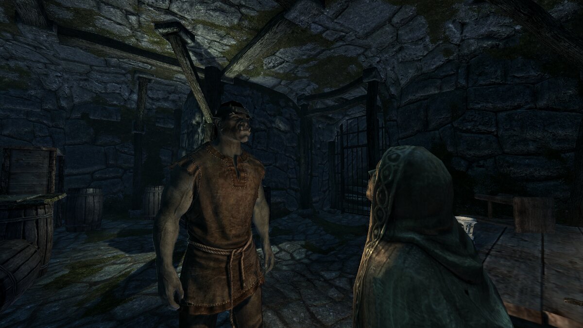 Большой, красивый, клыкастый.