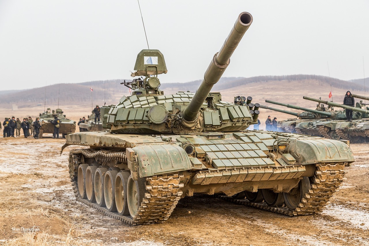 Сколько т72. Танк т-72б1. Танк т72. Т 72. Т-72б обр 1989.